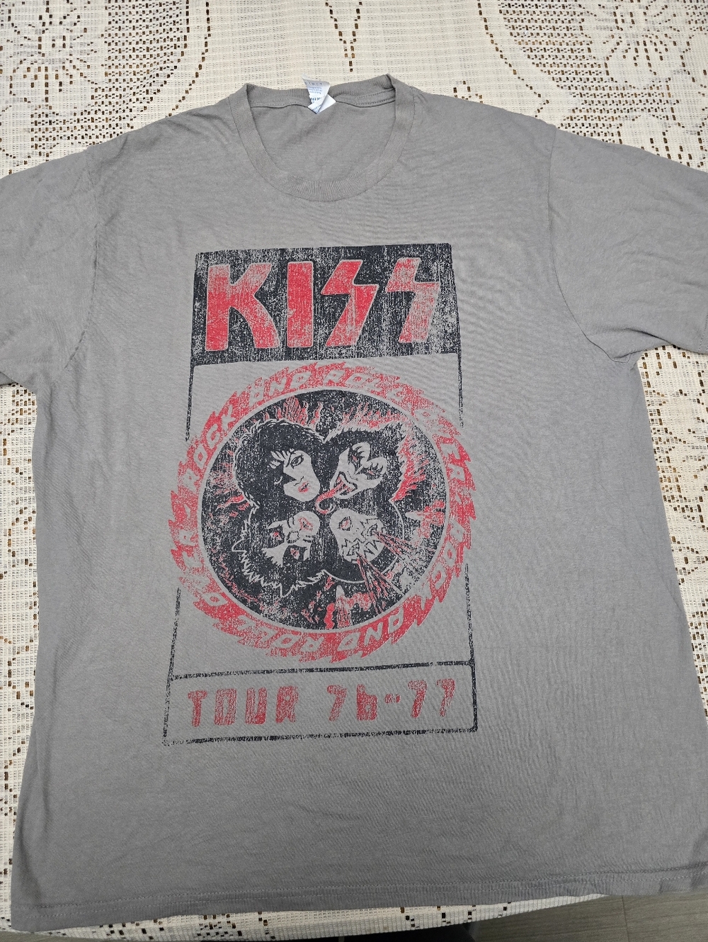 Kiss Kids Short Sleeve Tee in Gray with Red Graphic